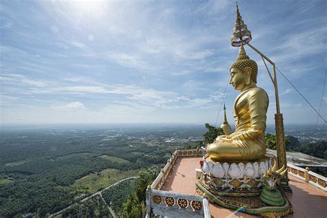  El Santuario de la Tigre Wat Tham Sua: ¡Un Refugio para los Gigantes Felinos en Chiang Rai!